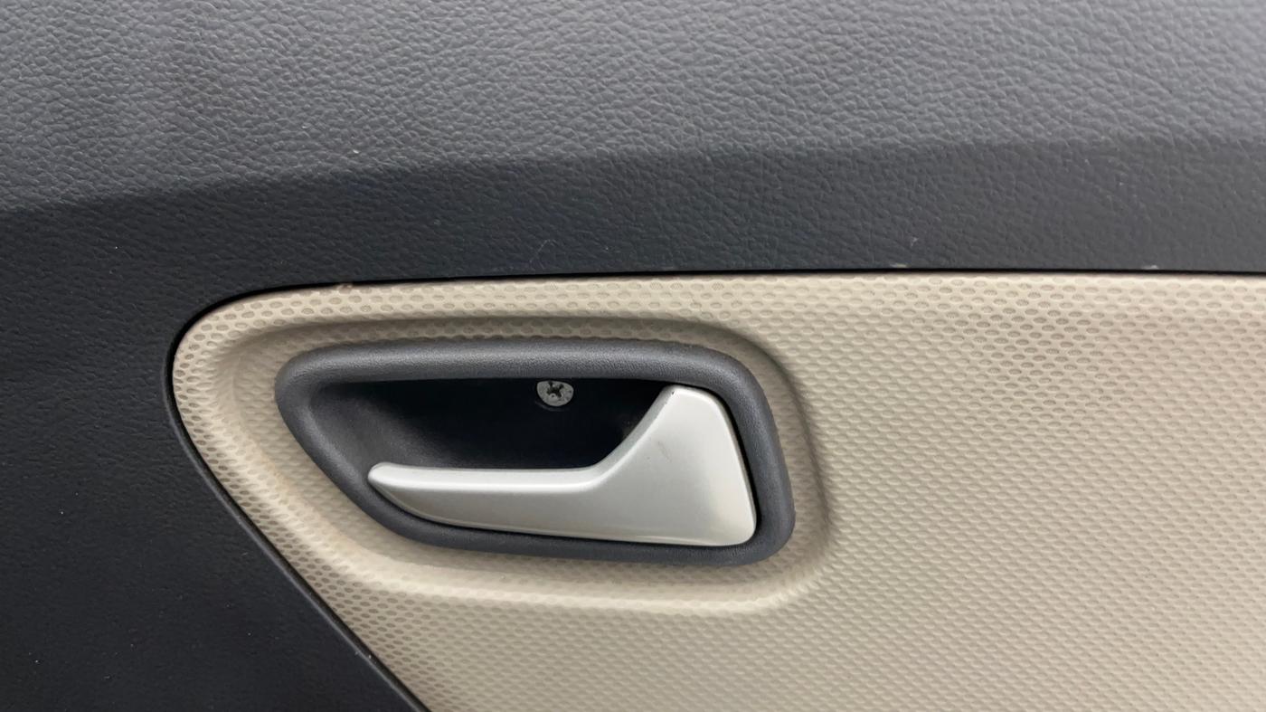 2015 Maruti Alto K10 VXI AMT, Petrol, Automatic, 97,358 km, Driver Side Door Panels Control