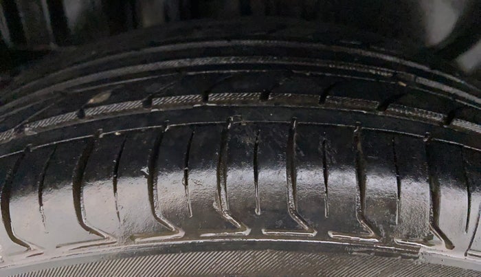 2012 Maruti Swift Dzire ZXI 1.2 BS IV, Petrol, Manual, 76,932 km, Left Front Tyre Tread