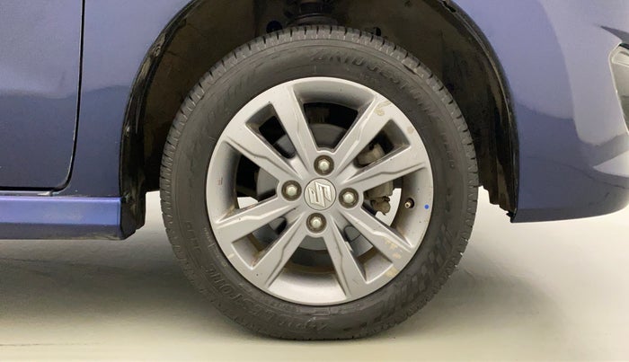 2017 Maruti Wagon R 1.0 VXI + (O) AMT, Petrol, Automatic, 29,785 km, Right Front Wheel