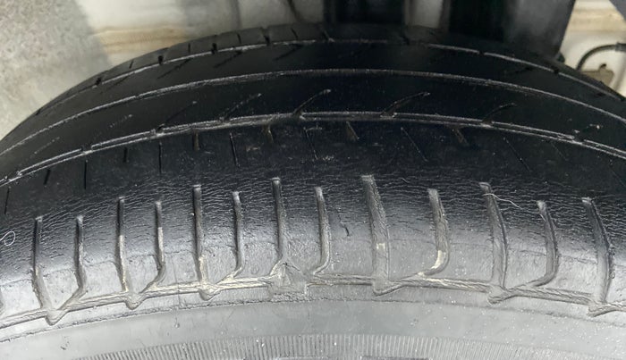 2018 Hyundai Elite i20 Magna Executive Diesel, Diesel, Manual, 30,883 km, Left Rear Tyre Tread