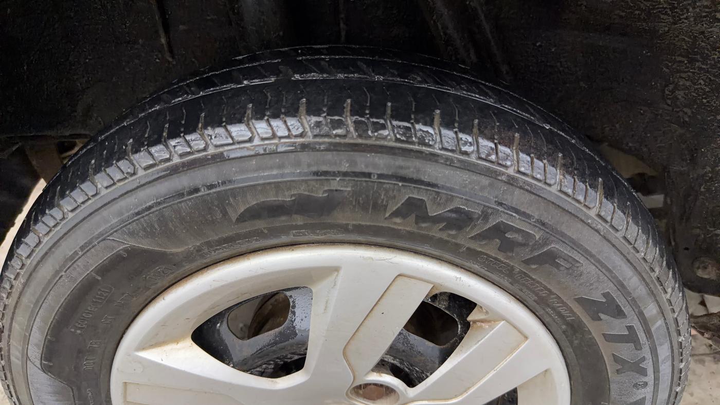 2016 Renault Kwid RXT 1.0, Petrol, Manual, 60,325 km, Right Rear Tyre Tread