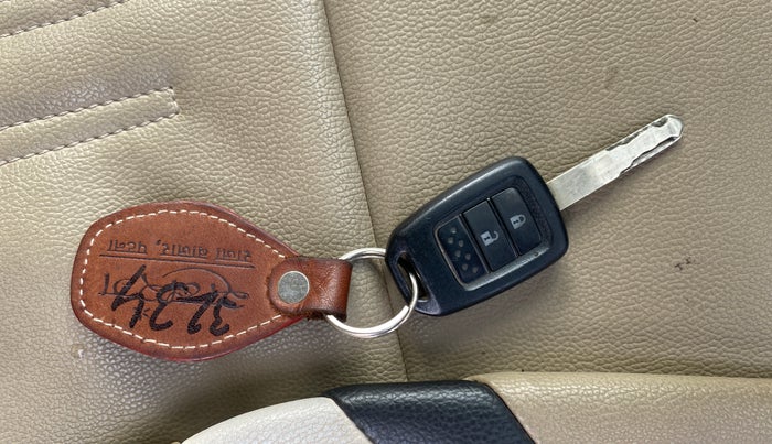 2018 Honda WR-V 1.5L I-DTEC S MT, Diesel, Manual, 1,20,044 km, Key Close Up