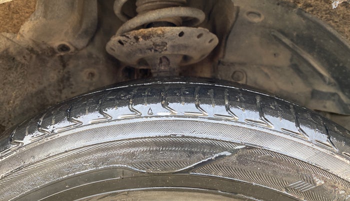 2018 Honda WR-V 1.5L I-DTEC S MT, Diesel, Manual, 1,20,044 km, Right Front Tyre Tread