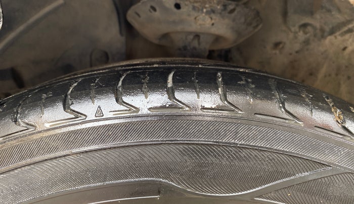 2018 Honda WR-V 1.5L I-DTEC S MT, Diesel, Manual, 1,20,044 km, Left Front Tyre Tread