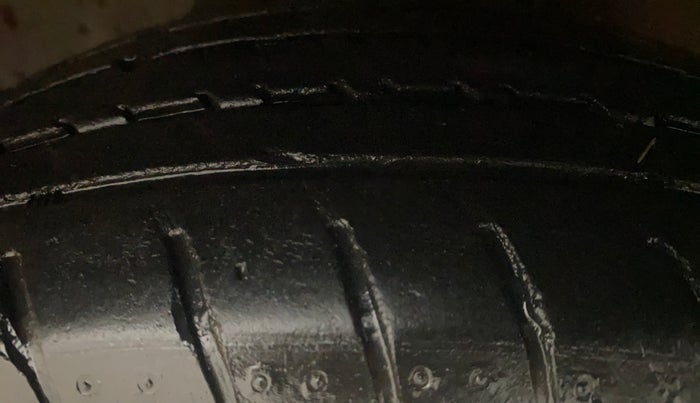 2018 Maruti Celerio ZXI, Petrol, Manual, 31,758 km, Right Front Tyre Tread