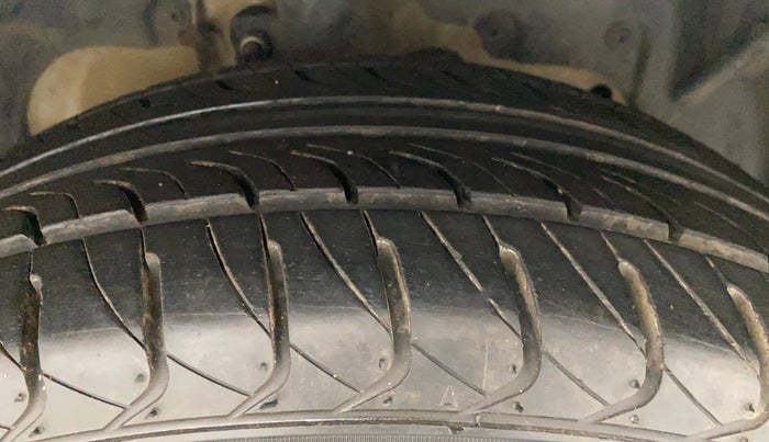 2015 Ford Ecosport TITANIUM 1.5L DIESEL (OPT), Diesel, Manual, 85,575 km, Right Front Tyre Tread