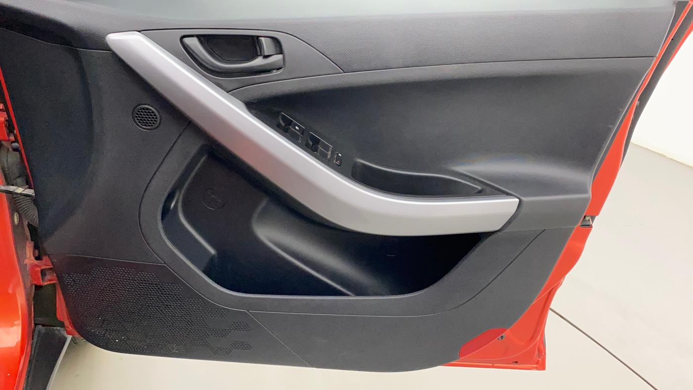 2022 Tata NEXON XM PETROL, Petrol, Manual, 31,286 km, Driver Side Door Panels Control