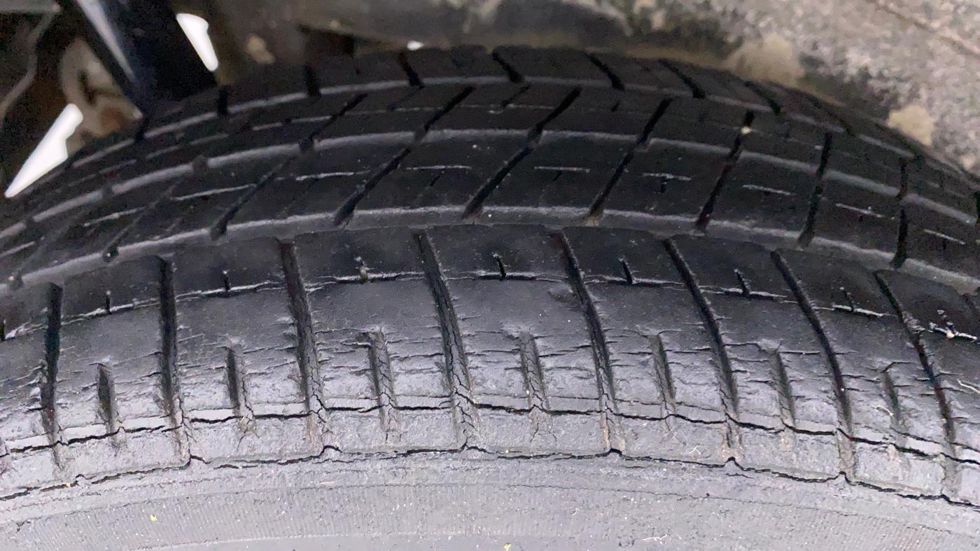 2014 Maruti Wagon R 1.0 VXI, Petrol, Manual, 20,306 km, Right Rear Tyre Tread