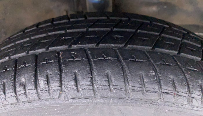 2014 Maruti Wagon R 1.0 VXI, Petrol, Manual, 20,306 km, Right Front Tyre Tread