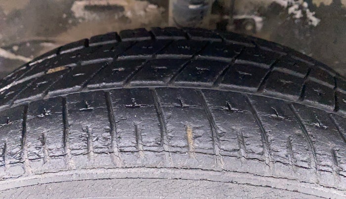 2014 Maruti Wagon R 1.0 VXI, Petrol, Manual, 20,306 km, Left Front Tyre Tread
