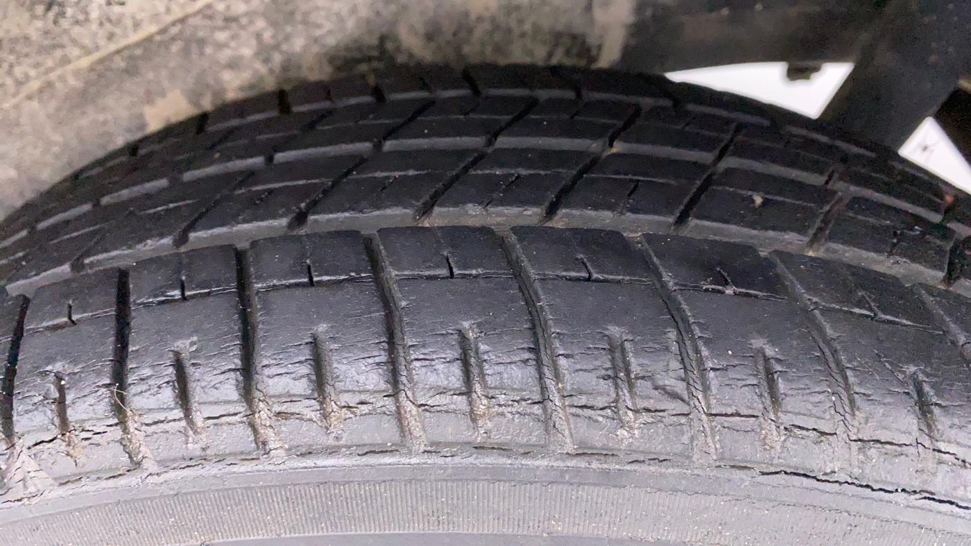 2014 Maruti Wagon R 1.0 VXI, Petrol, Manual, 20,306 km, Left Rear Tyre Tread