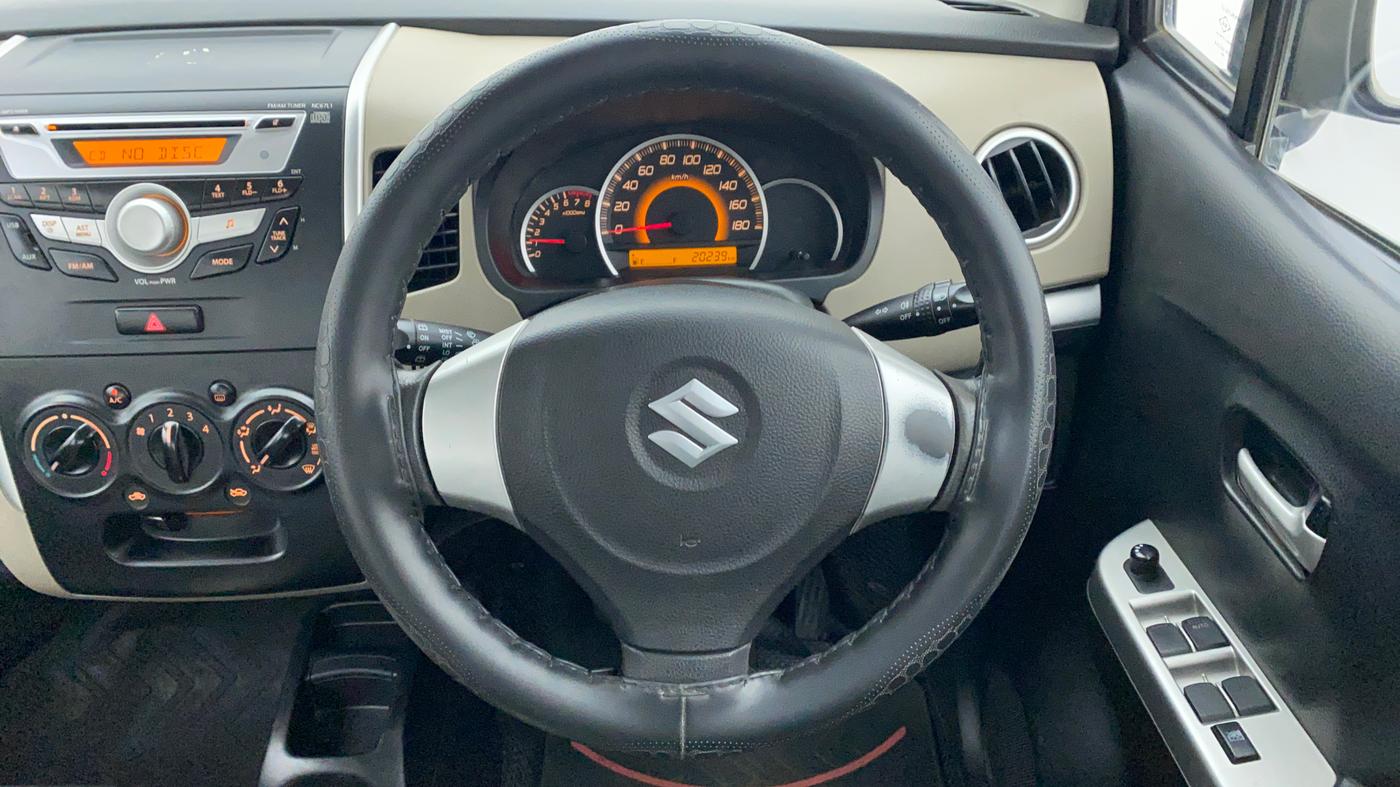 2014 Maruti Wagon R 1.0 VXI, Petrol, Manual, 20,306 km, Steering Wheel Close Up