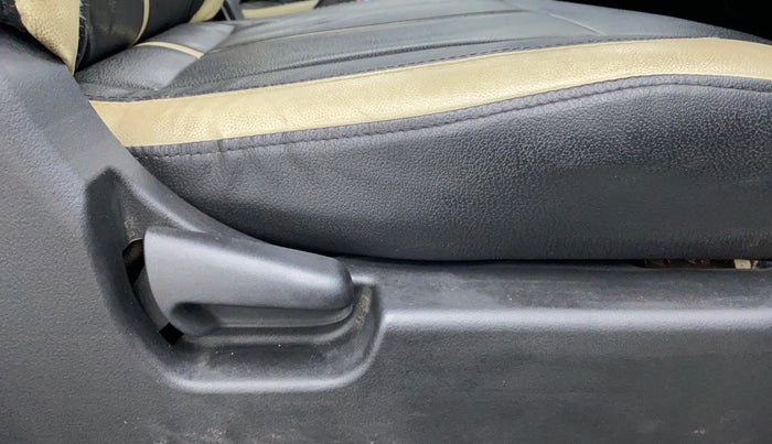 2014 Maruti Wagon R 1.0 VXI, Petrol, Manual, 20,306 km, Driver Side Adjustment Panel