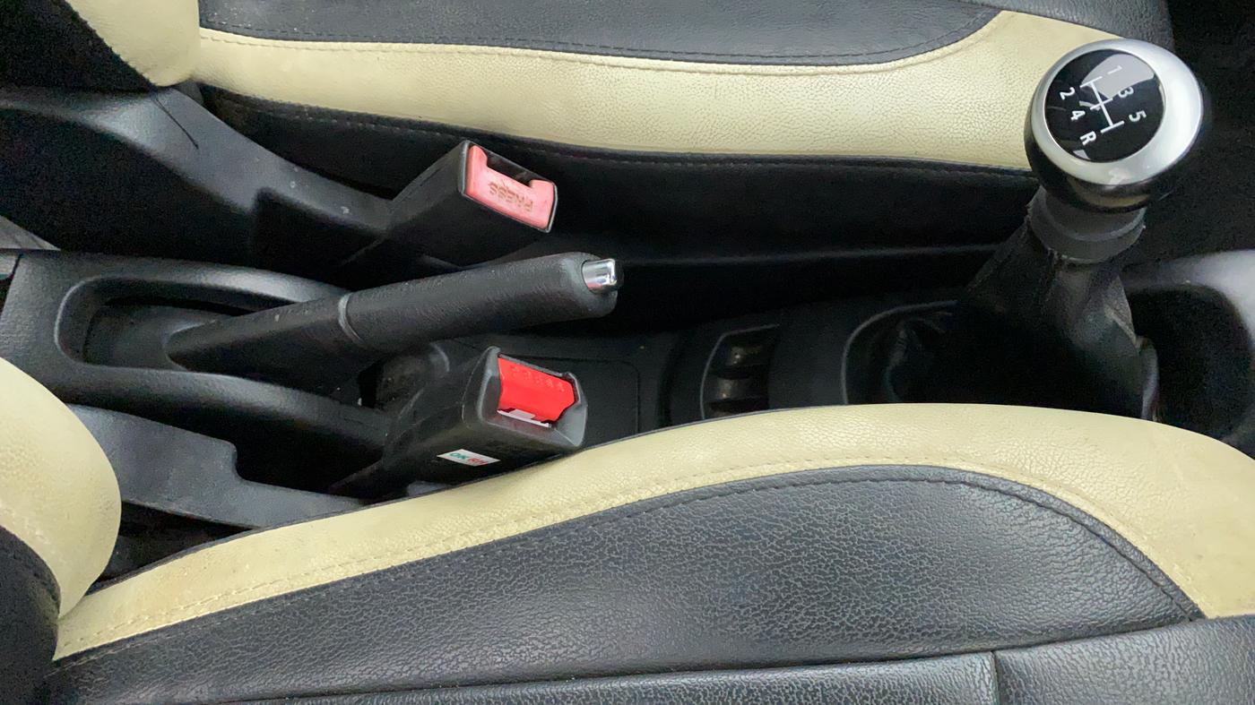 2014 Maruti Wagon R 1.0 VXI, Petrol, Manual, 20,306 km, Gear Lever