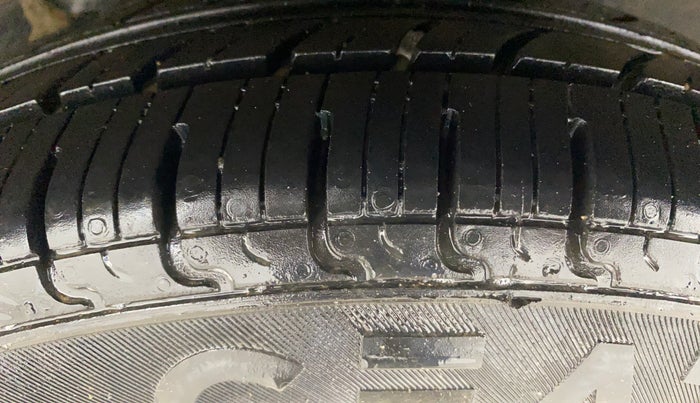 2013 Hyundai i10 ERA 1.1, Petrol, Manual, 34,186 km, Left Rear Tyre Tread