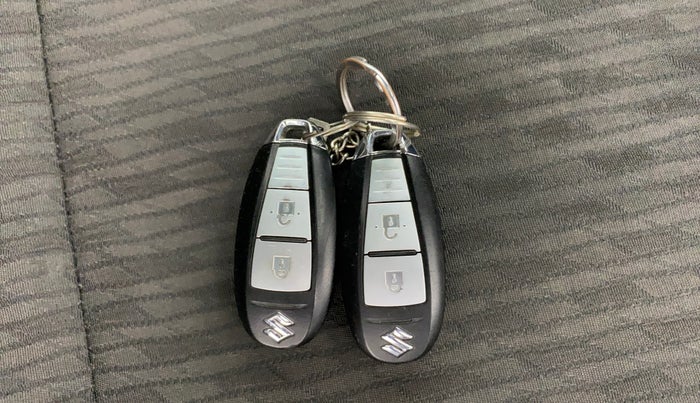 2017 Maruti Baleno ALPHA PETROL 1.2, Petrol, Manual, 73,309 km, Key Close Up