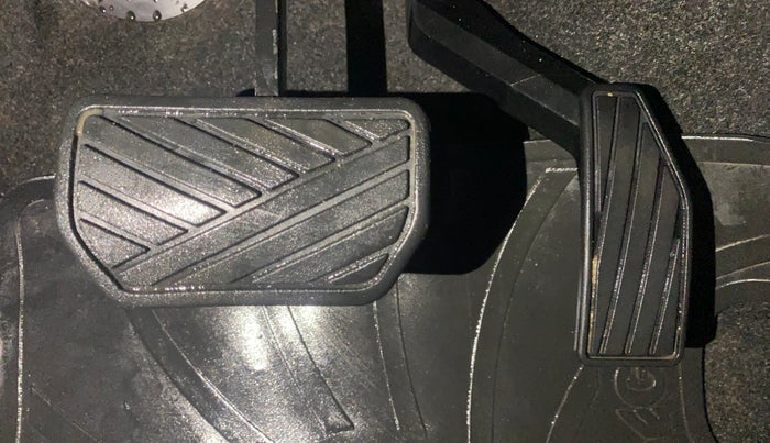 2016 Maruti Wagon R 1.0 VXI AMT, Petrol, Automatic, 23,178 km, Pedals