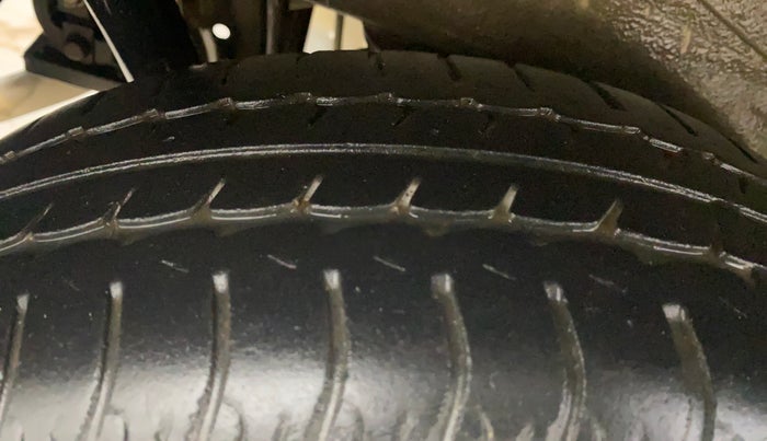 2016 Maruti Wagon R 1.0 VXI AMT, Petrol, Automatic, 23,178 km, Right Rear Tyre Tread