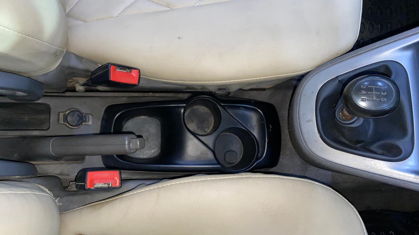2013 Hyundai i10 ERA 1.1, Petrol, Manual, 63,826 km, Gear Lever