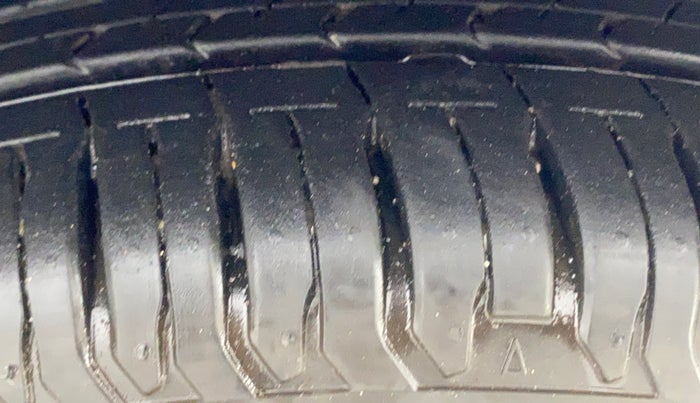 2024 Maruti Swift ZXi Plus AMT, Petrol, Automatic, 5,293 km, Right Front Tyre Tread