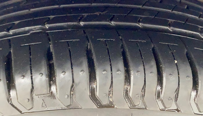 2024 Maruti Swift ZXi Plus AMT, Petrol, Automatic, 5,293 km, Right Rear Tyre Tread