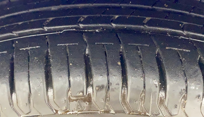 2024 Maruti Swift ZXi Plus AMT, Petrol, Automatic, 5,293 km, Left Front Tyre Tread