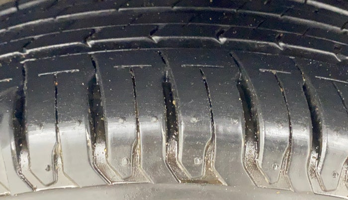 2024 Maruti Swift ZXi Plus AMT, Petrol, Automatic, 5,293 km, Left Rear Tyre Tread