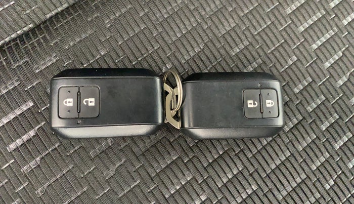 2024 Maruti Swift ZXi Plus AMT, Petrol, Automatic, 5,293 km, Key Close Up