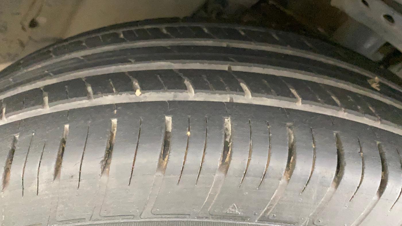 2021 Tata Harrier XM 2.0L KRYOTEC, Diesel, Manual, 47,064 km, Left Front Tyre Tread