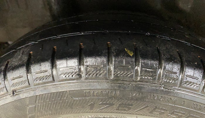 2015 Honda Brio S MT, Petrol, Manual, 58,346 km, Right Rear Tyre Tread