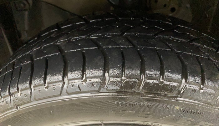 2015 Honda Brio S MT, Petrol, Manual, 58,346 km, Left Front Tyre Tread