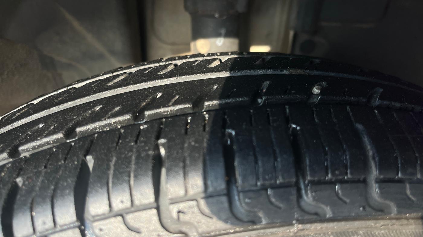 2017 Renault Kwid RXL, Petrol, Manual, 66,012 km, Right Front Tyre Tread
