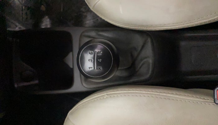 2015 Hyundai Eon ERA +, CNG, Manual, 1,23,572 km, Gear Lever