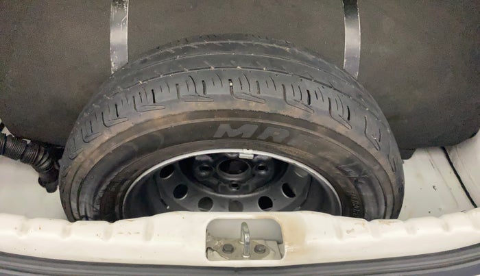 2015 Hyundai Eon ERA +, CNG, Manual, 1,23,572 km, Spare Tyre