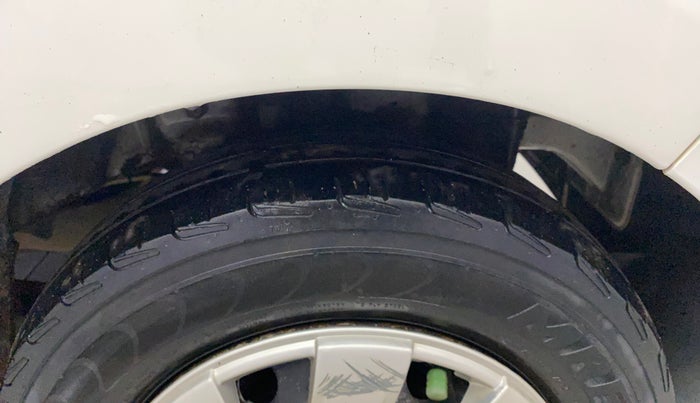 2015 Hyundai Eon ERA +, CNG, Manual, 1,23,572 km, Left Rear Tyre Tread