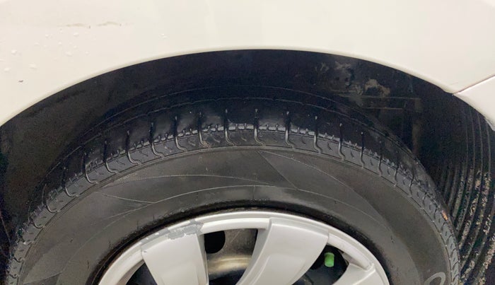 2015 Hyundai Eon ERA +, CNG, Manual, 1,23,572 km, Right Front Tyre Tread