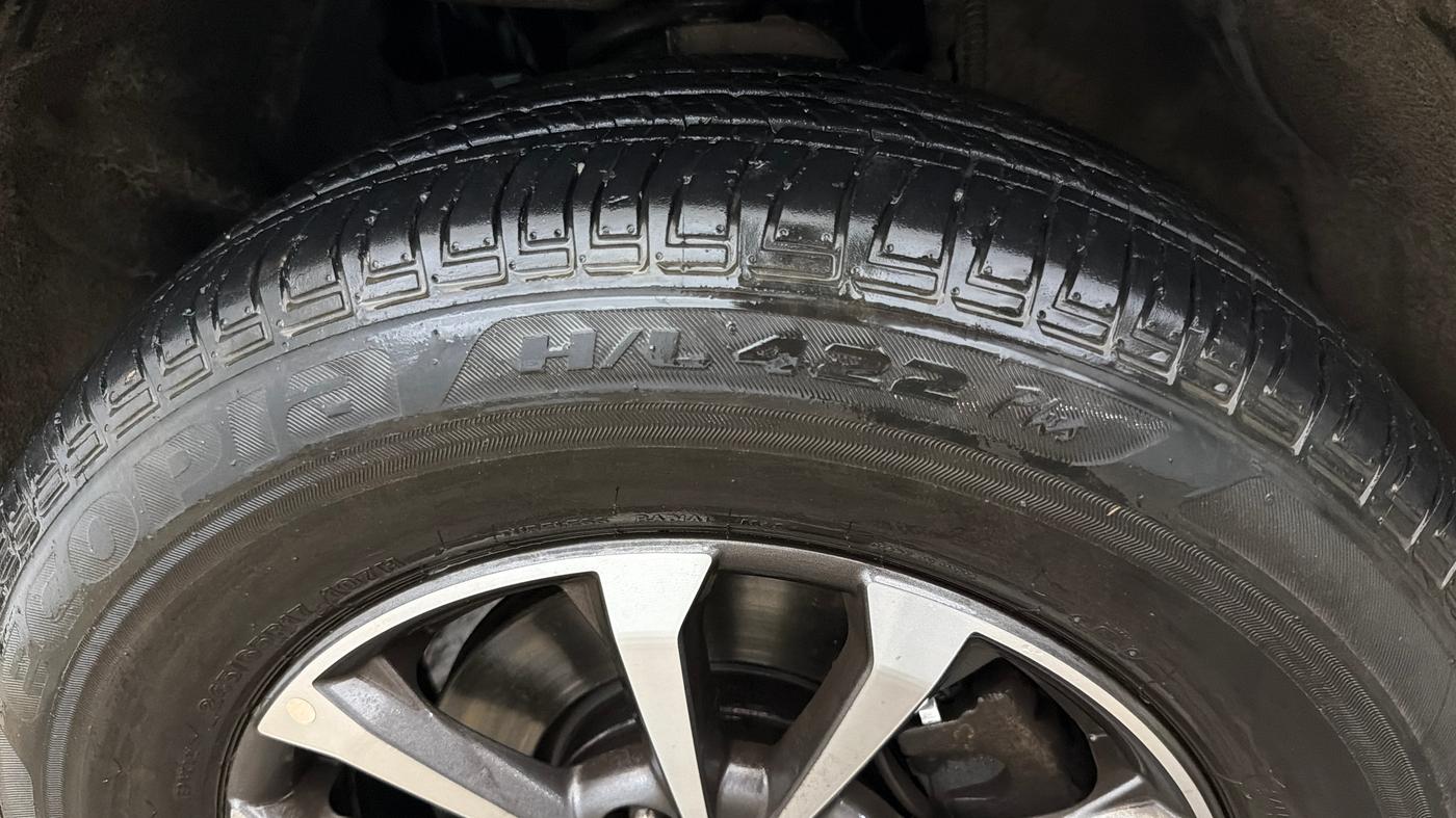 2025 Mahindra SCORPIO-N Z8 DIESEL AT 2WD 7 STR, Diesel, Automatic, 35,011 km, Left Front Tyre Tread