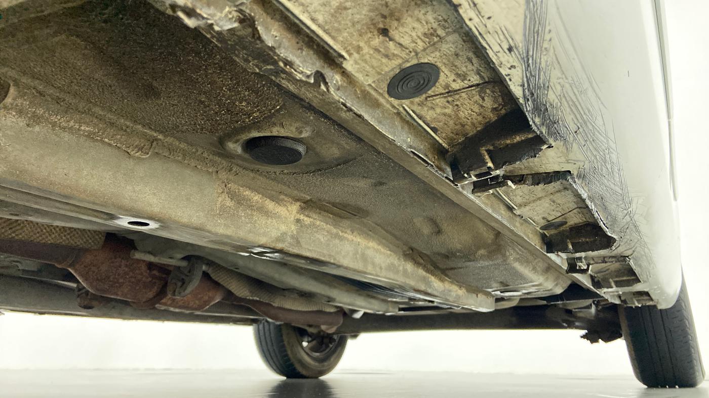 2011 Toyota Corolla Altis 1.8 G, Petrol, Manual, 1,75,128 km, Right Side Underbody
