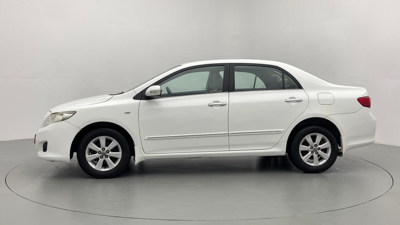 2011 Toyota Corolla Altis 1.8 G, Petrol, Manual, 1,75,128 km, Left Side