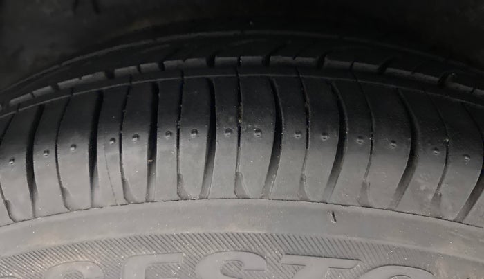 2012 Hyundai i10 SPORTZ 1.2, Petrol, Manual, 87,073 km, Right Rear Tyre Tread