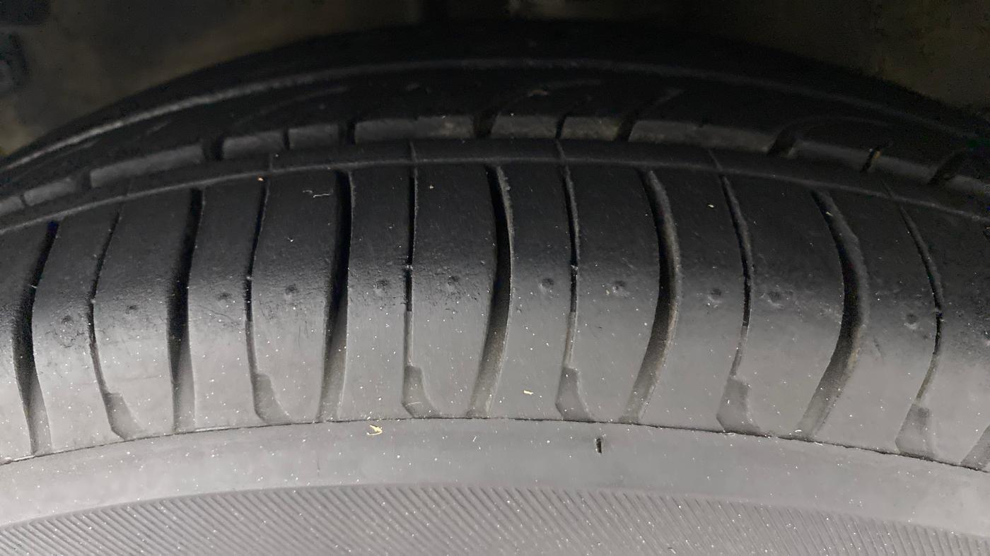 2012 Hyundai i10 SPORTZ 1.2, Petrol, Manual, 87,073 km, Left Front Tyre Tread