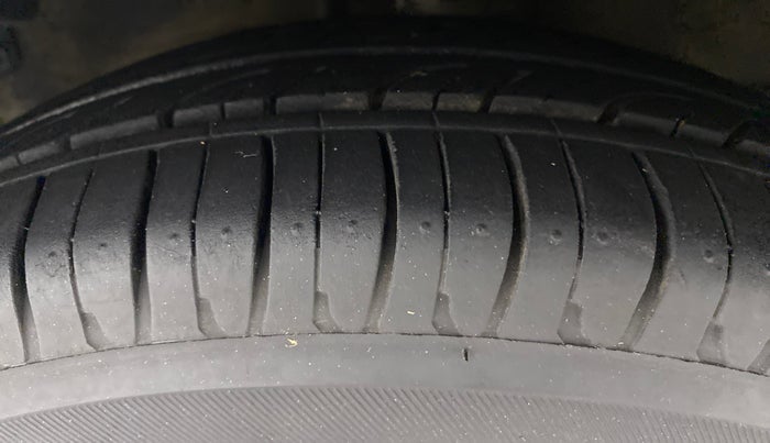 2012 Hyundai i10 SPORTZ 1.2, Petrol, Manual, 87,073 km, Left Front Tyre Tread