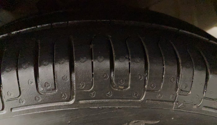 2013 Hyundai i10 SPORTZ 1.2 AT, Petrol, Automatic, 45,932 km, Left Front Tyre Tread
