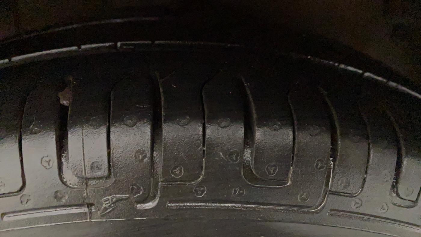 2013 Hyundai i10 SPORTZ 1.2 AT, Petrol, Automatic, 45,932 km, Right Front Tyre Tread