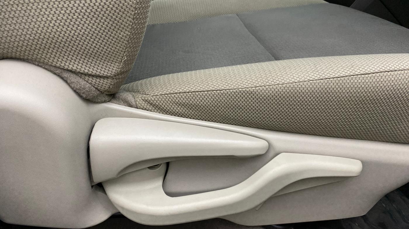 2016 Toyota Etios Liva V  LIMITED, Petrol, Manual, 39,921 km, Driver Side Adjustment Panel