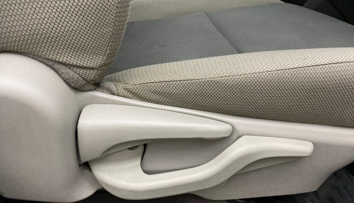 2016 Toyota Etios Liva V  LIMITED, Petrol, Manual, 39,921 km, Driver Side Adjustment Panel