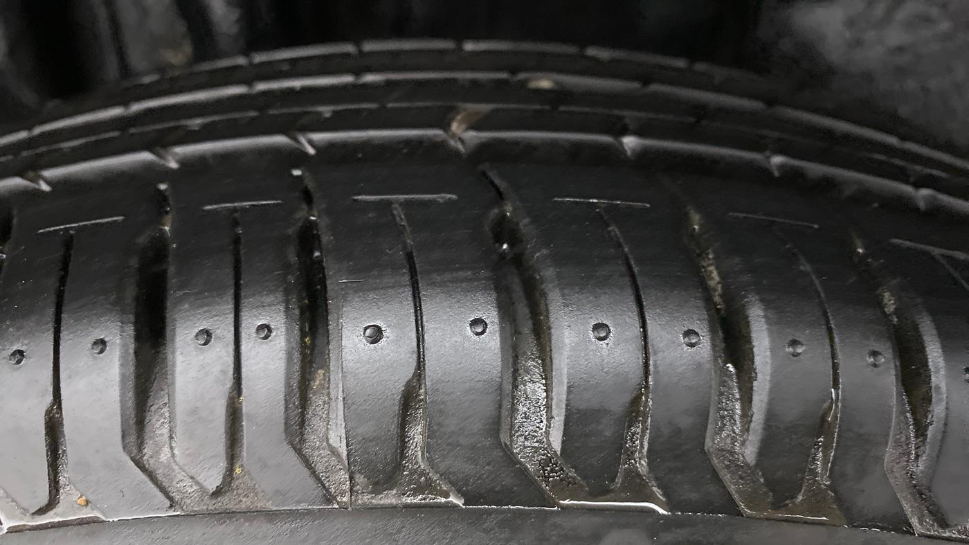2019 Maruti Swift VXI, Petrol, Manual, 1,998 km, Right Rear Tyre Tread