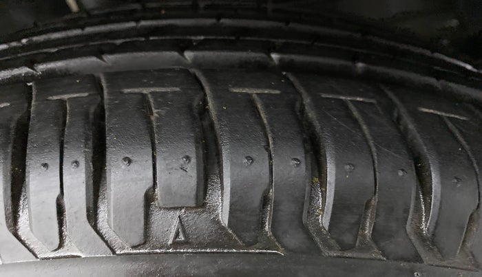 2019 Maruti Swift VXI, Petrol, Manual, 1,998 km, Right Front Tyre Tread