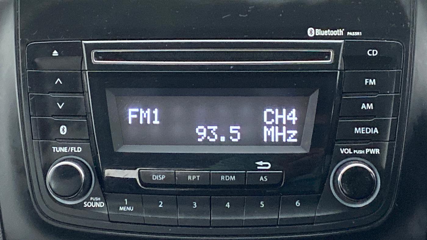 2019 Maruti Swift VXI, Petrol, Manual, 1,998 km, Infotainment System