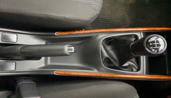 2018 Maruti Baleno DELTA PETROL 1.2, Petrol, Manual, 13,158 km, Gear Lever
